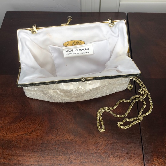 La Regal Beaded Ivory Bag. - Picture 8 of 8